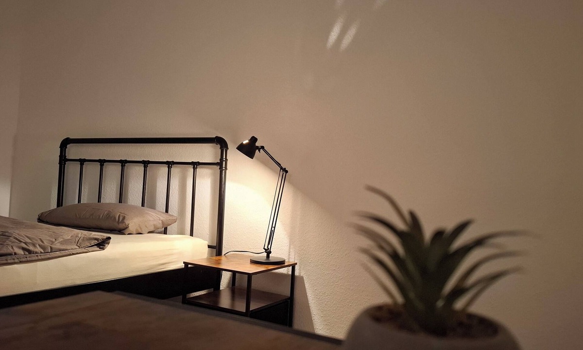 Wolfsburg Apartment | Room "black" in shared flat - central & quiet - VW, Autostadt, VfL parking lot and WLAN