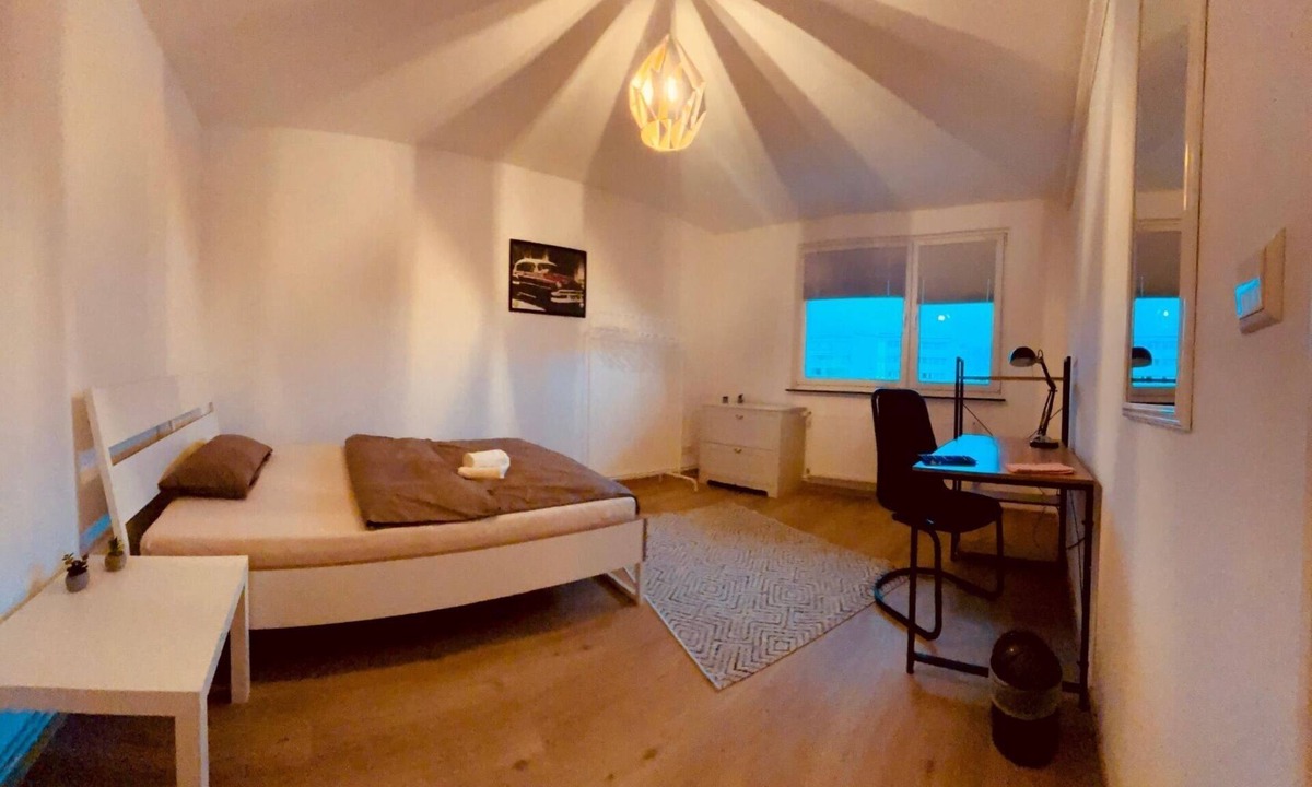 Wolfsburg Apartment | Room "white" in shared flat - central & quiet - VW, Autostadt, VfL parking lot and WLAN