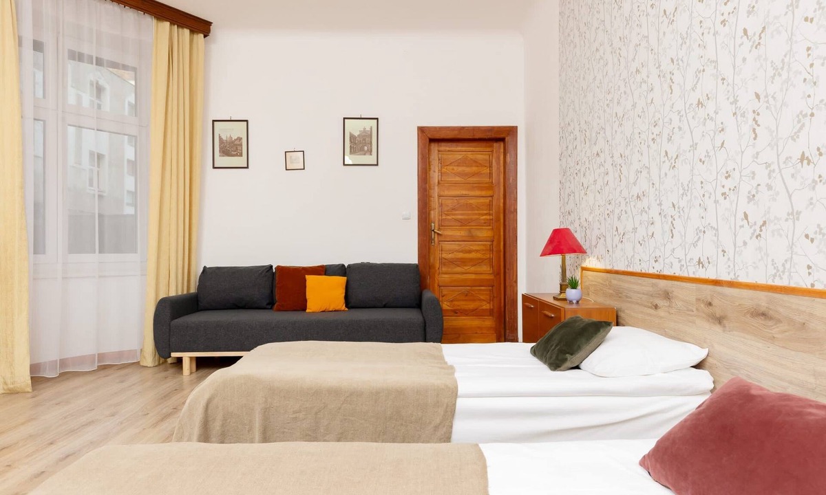 Nowa Praga Apartment | Spacious apartment in Praga | For 6 People | Close to the Metro