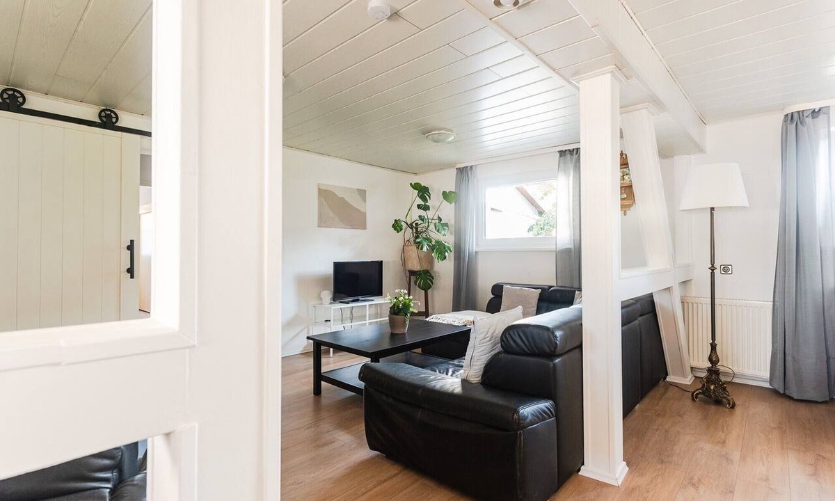 Marsberg House | Steinhoff Holiday Home with Terrace, Garden, Sauna, and Wi-Fi