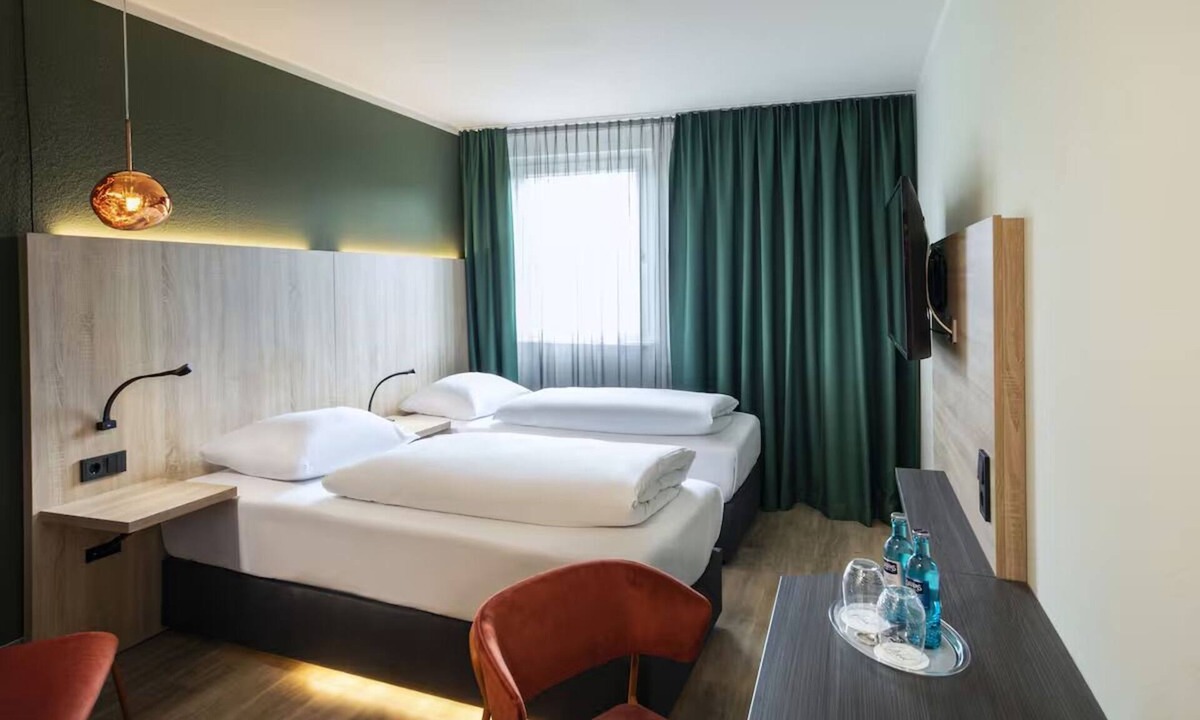 Monheim Hotel | Stylish Double Room | Close to Shopping, Restaurants & the Rhine