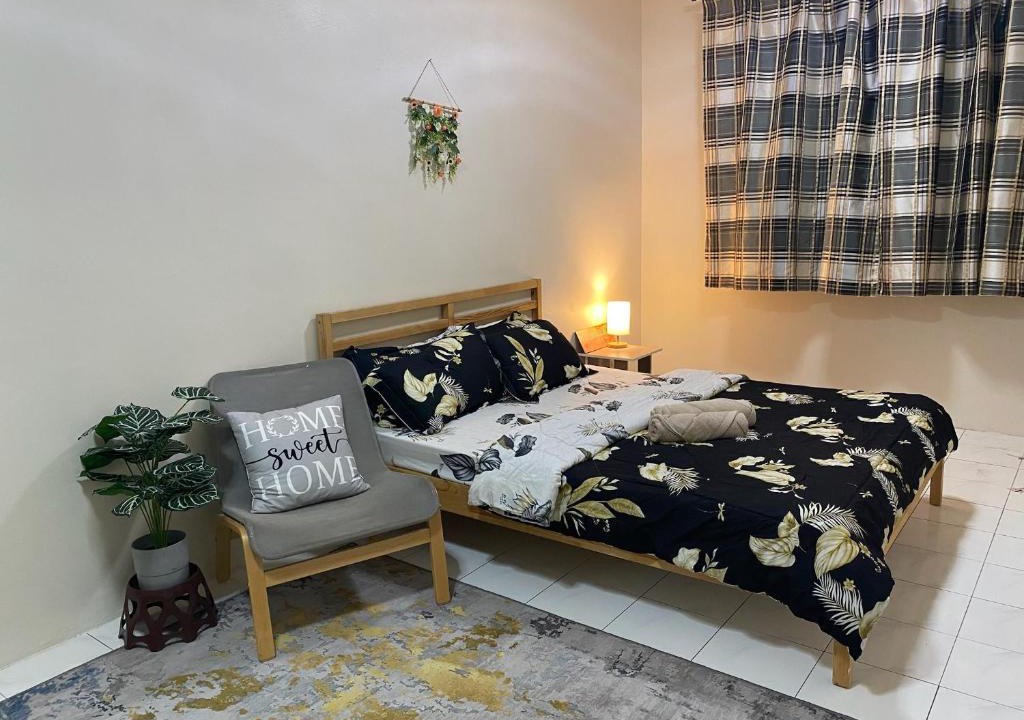 Hulu Selangor House | Tanjung Hijau Homestay - 2nd Floor ONLY - FREE wifi - 4 bedrooms