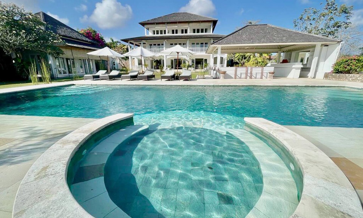 Pecatu Villa | The Backyard Bingin - Cliff Top 10 bedroom Private Villa by Bingin Beach