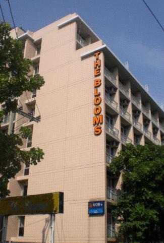Bangkok Central Business District Hotel | The Blooms Residence