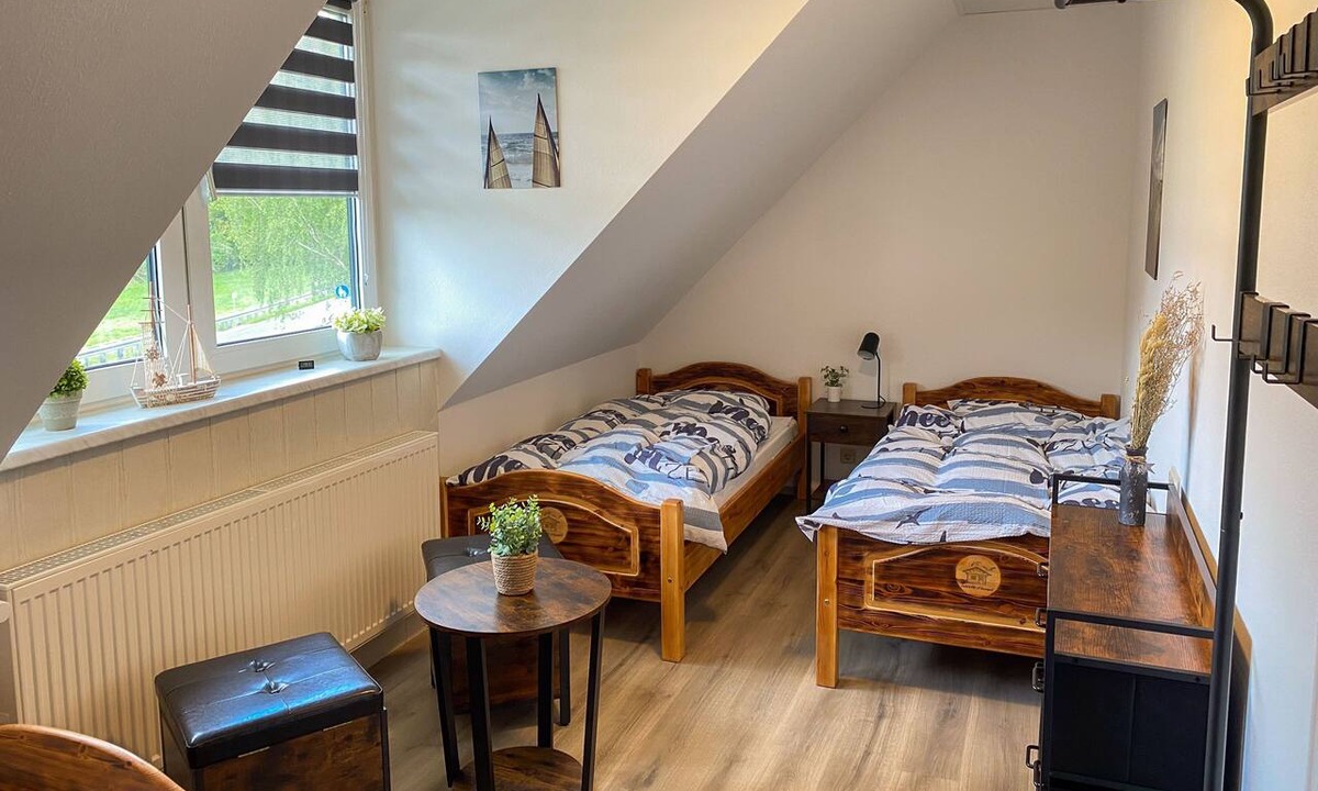 Leopoldshagen Bed & Breakfast | Triple room Peenemünde for 3 pers. with WC/shower - Pension Tweete Heimat