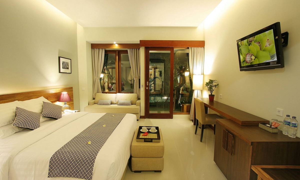 Sunset Road Hotel | Uma Karan