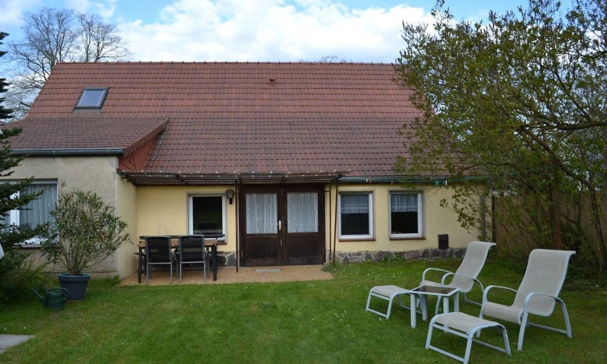 Wustrow Apartment | Vacation apartment Jan - Holiday apartment and vacation home in Wustrow