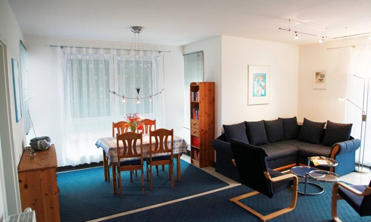 Mirow Apartment | Vacation apartment on Lake Mirower See (with balcony) left Whg.2 - Ferienwohnungen am See