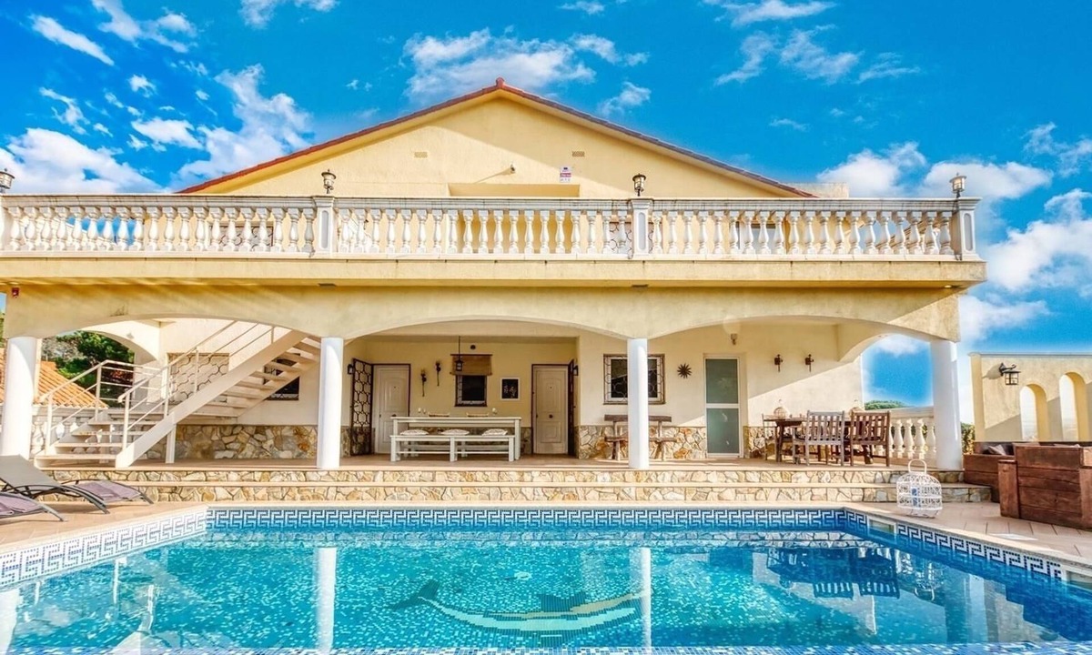Lloret de Mar Villa | Villa "Costacabana - Villa Madonna", Mountain View, Terrace, Private Pool & Wi-Fi