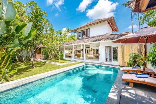 Nakula Villa | Villa London - Private 4 BDR Villa in Seminyak, Pool & Garden in prime Location