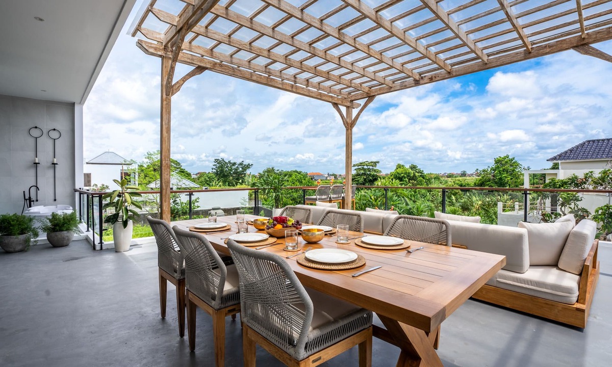 Padonan Villa | Villa Ozkar - Elegant 3 Bedroom Villa with Pool & Sunset Terrace