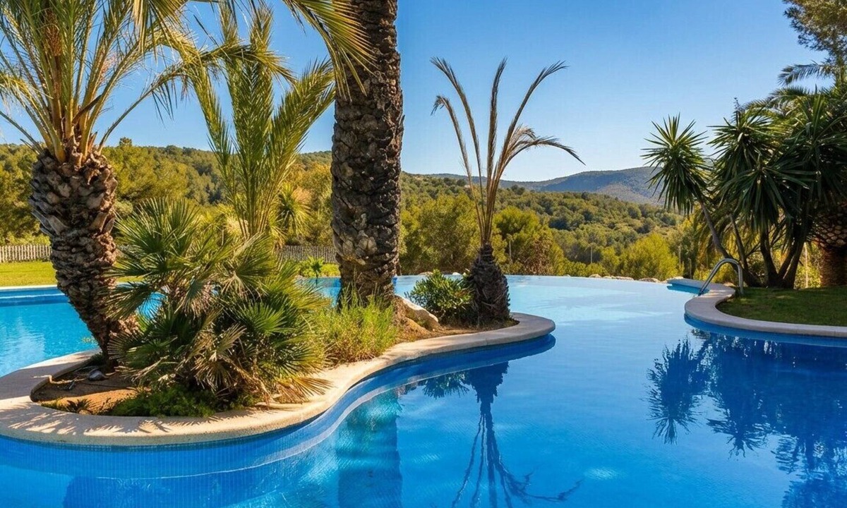 Sitges Ski Chalet | Villa Sitges Corfou. 30 minutes walk to the beach. Warm and welcoming. View.
