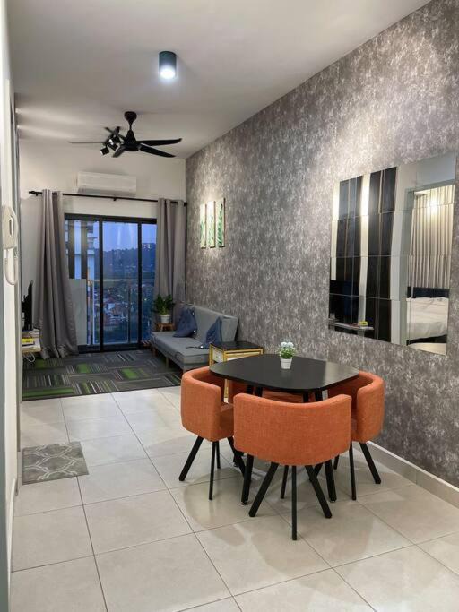 Bandar Menjalara Apartment | WiFi Deco Home at Manjalara Free WiFi and Parking - MSuite at Bandar Manjalara, Near to DesaPark, Arkadia, One Utama, Kepong, Sri Damansara, Kota Damansara, Kuala Lumpur