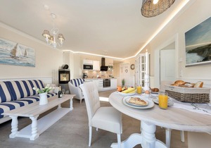 5-Star Luxury Apartment by the Sea with a Fireplace, Spa Area, and Sauna