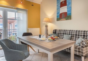 High-quality and bright: The upstairs apartment offers the fine and sat in Carolinensiel