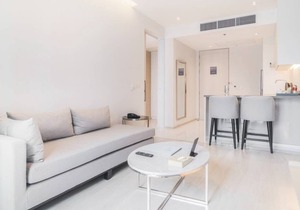 Junior Suite-Cozy and Delicate near BTS Thonglor 舒适精致房近通罗天铁站 U1