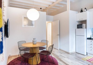 Oasis with a sunny terrace in the heart of Gracia