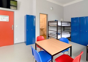 Shared room with private bathroom (up to 6 people), No. 19 - Hostel in Guben