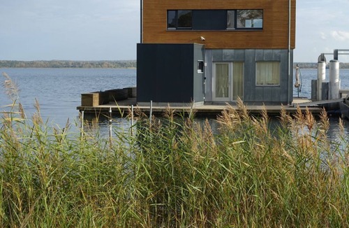 Vetschau/Spreewald Boat Rental | 1. floating vacation home Möwe 1 - Floating vacation homes Gräbendorfer See