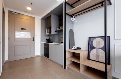 Sungai Penchala Apartment | 12 Mossaz skypool 5mins to 1U and Ikea atEmpire City by Light House