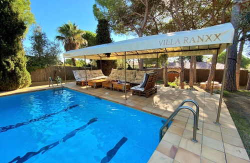 Sitges Villa | 15 min. drive from Sitges Villa El Ranch 10 min. walk to the beach Jacuzzi 10P