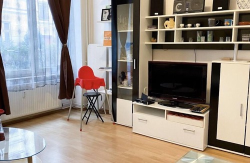 Prenzlauer Berg Apartment | 1A location-3Room- S-U station Schönhauser Allee. Historical location. Child friendly