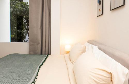 Thung Maha Mek Apartment | 2 Bedrooms for 4 Guests with Kitchen at Heart of Sathorn