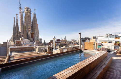 el Camp d'en Grassot i Gracia Nova Apartment | 2 minutes from the Sagrada Familia with community pool