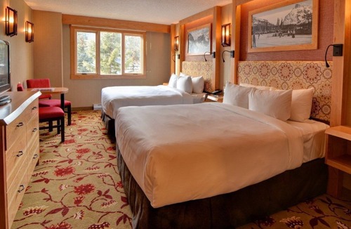 Banff Hotel | 2 Queens w/Exterior Views in Banff