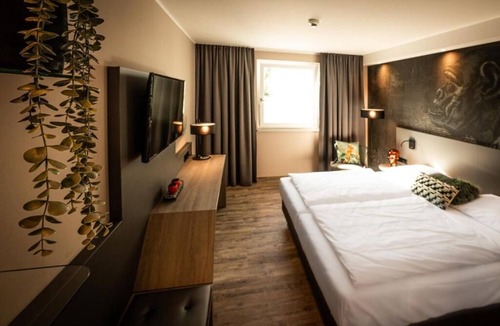 Korntal-Munchigan Hotel | 2 Warm & Welcoming Rooms near Stuttgart Attractions — Ideal for Weekend Escapes
