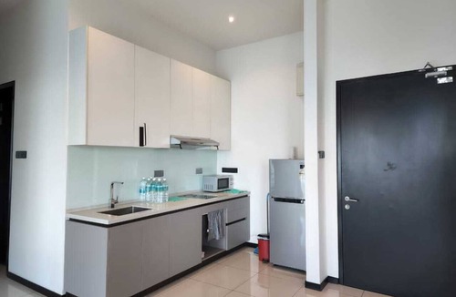 Kuala Lumpur Condo | 2km bukit bintang,300m MRT,luxury facilities,9pax,many car parks