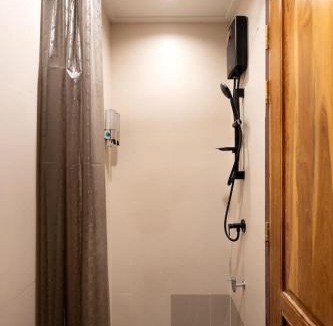 Chakkrawat Apartment | 3BR 2BA 2SFB Home 5 Min MRT Chinatown Vista House