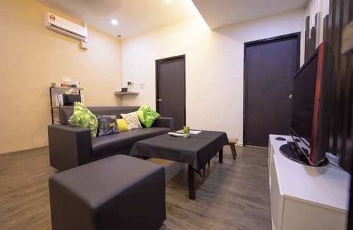 Kuah House | 4-Bedroom Stay Above Shoplot, Walking Distance to Kuah’s Largest Night Market
