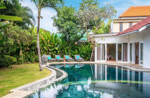 Central Seminyak Villa | 6 Bedrooms Villa in Seminyak - Perfect for Large Group or Family!