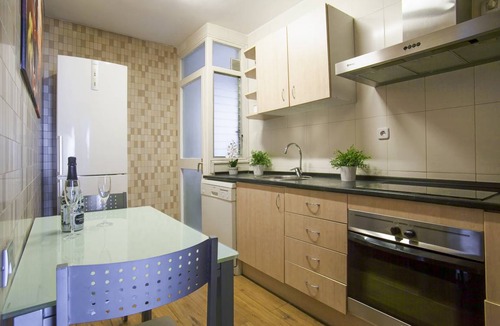 Dreta de l'Eixample Apartment | 70 m² Apartment ∙ 3 bedrooms ∙ 5 guests
