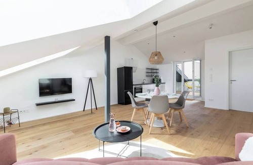 Weissensee Apartment | 86sqm penthouse, near Berlin centre & PrenzlBerg