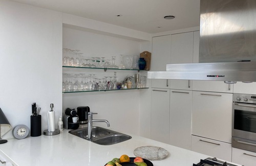 Ravenscourt Park Cottage | A pretty cottage in West London