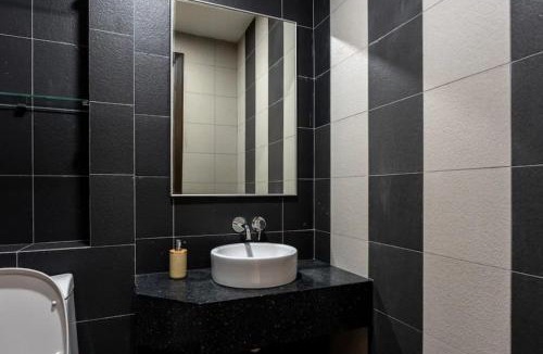Kampung Datuk Keramat Apartment | A8 l Near KLCC l Pavilion TRX Scandinavia l 17Pax