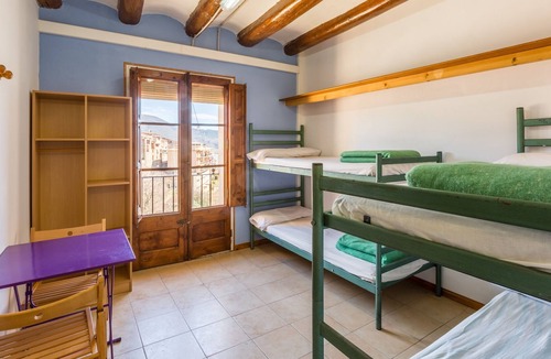 Salas de Pallars Apartment | Alberg La Solana - 23 - Quadruple Room (3 - 4 Guests)