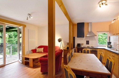 Feldberger Seenlandschaft Apartment | Apartment 'Ferienwohnung Forelle' with Balcony and Wi-Fi
