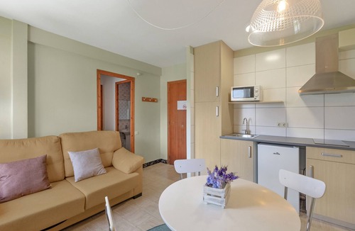 San Lorenzo de Morunys Apartment | Apartment 'La Canal' with Mountain View, Private Terrace and Wi-Fi