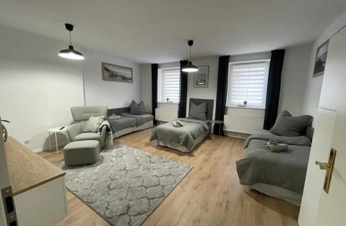 Grunheide Apartment | Apartment 1 am Werlsee, Grünheide Moderne Wohnung nahe Tesla, Werlsee, Parkplatz, WLAN, Küche