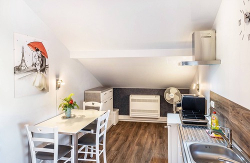 Michendorf Apartment | Apartment 'Above the Pub' with Wi-Fi and Air Conditioning