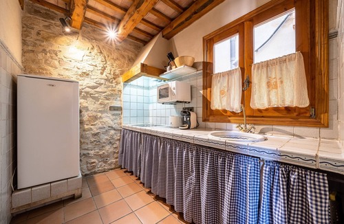 Conesa Apartment | Apartment 'El Clos 1' with Mountain Views, Private Terrace and Wi-Fi