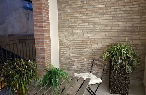 L'Espluga de Francoli Apartment | Apartment 'Rural Ca La Roser' with Private Terrace, Wi-Fi and Air Conditioning