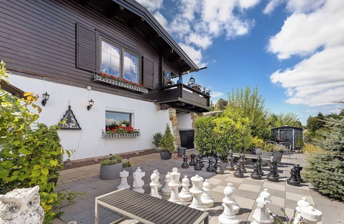 Barbis Apartment | Apartment 'Ferienwohnung Harzer Bergblick' with Private Pool, Private Terrace and Wi-Fi