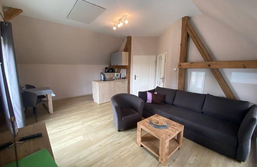 Parsteinsee Apartment | Apartment 'Ferienwohnung 4' with Shared Terrace and Wi-Fi