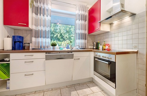 Garrel Apartment | Apartment 'Ferienwohnung Bahlmann' with Private Terrace, Shared Garden and Wi-Fi
