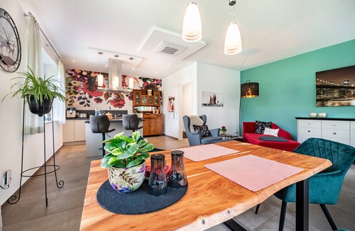 Boesel Apartment | Apartment Kronsberg with Sauna, Private Garden, Wi-Fi and Air Conditioning