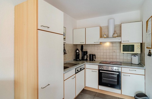 Hamswehrum Apartment | Apartment 'Seepferdchen' with Private Terrace, Shared Garden and Wi-Fi